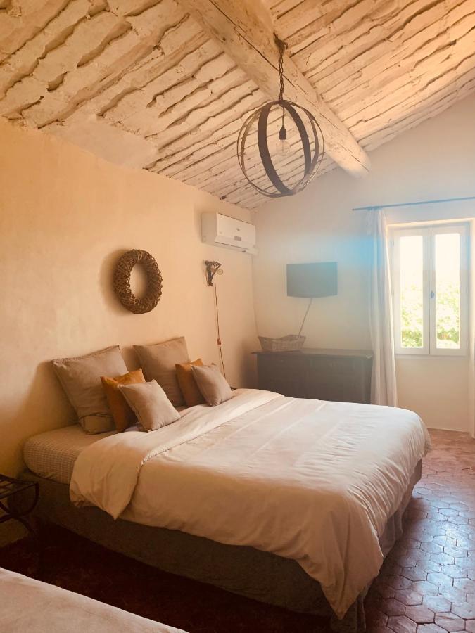Bed and Breakfast Le Vieux Portail Saint-Saturnin-lès-Apt Exterior foto