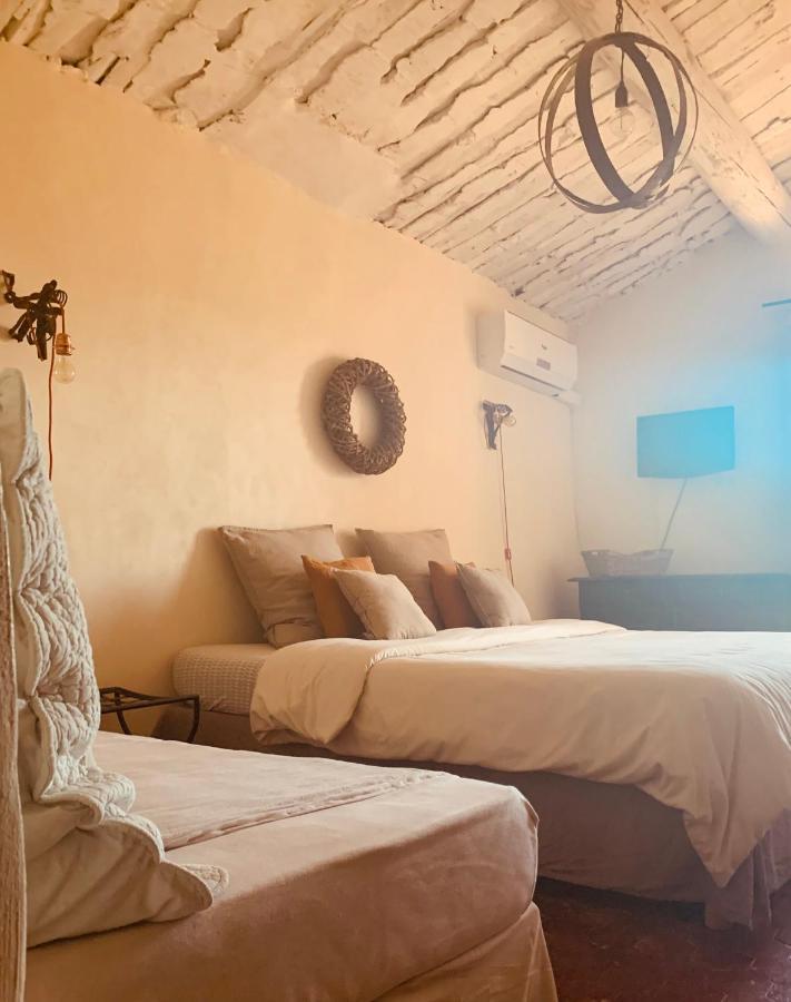 Bed and Breakfast Le Vieux Portail Saint-Saturnin-lès-Apt Exterior foto