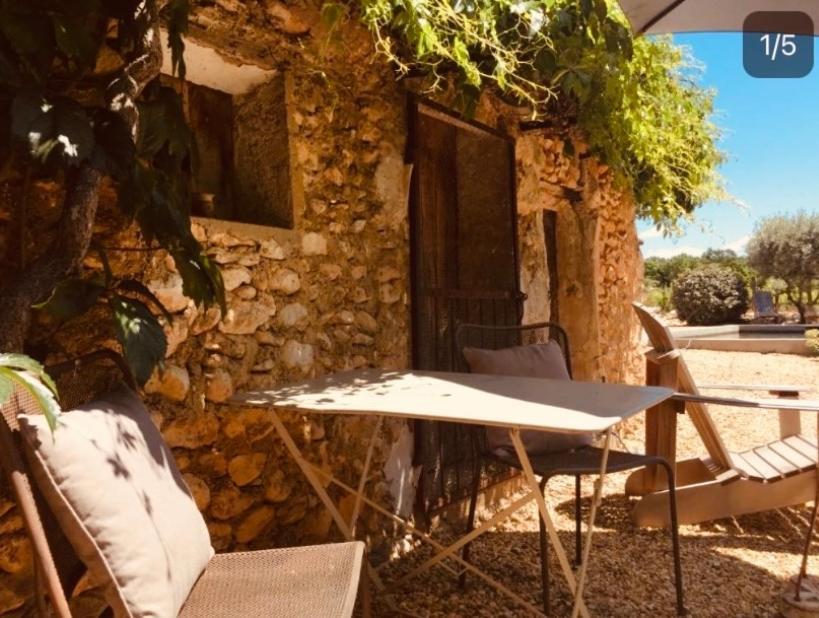 Bed and Breakfast Le Vieux Portail Saint-Saturnin-lès-Apt Exterior foto