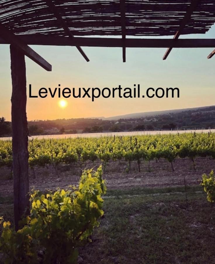 Bed and Breakfast Le Vieux Portail Saint-Saturnin-lès-Apt Exterior foto