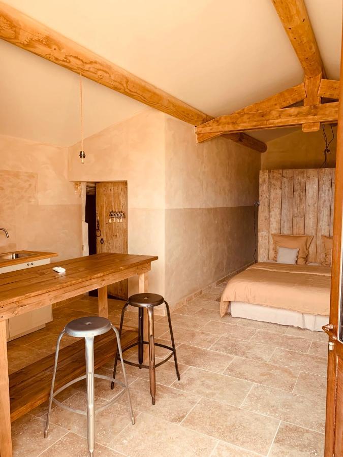 Bed and Breakfast Le Vieux Portail Saint-Saturnin-lès-Apt Exterior foto