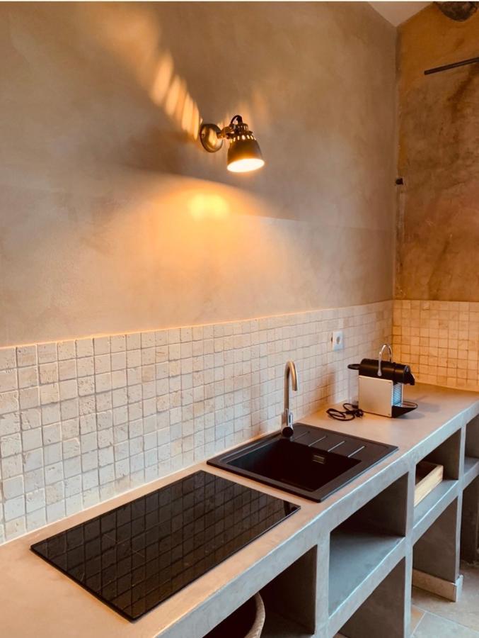 Bed and Breakfast Le Vieux Portail Saint-Saturnin-lès-Apt Exterior foto