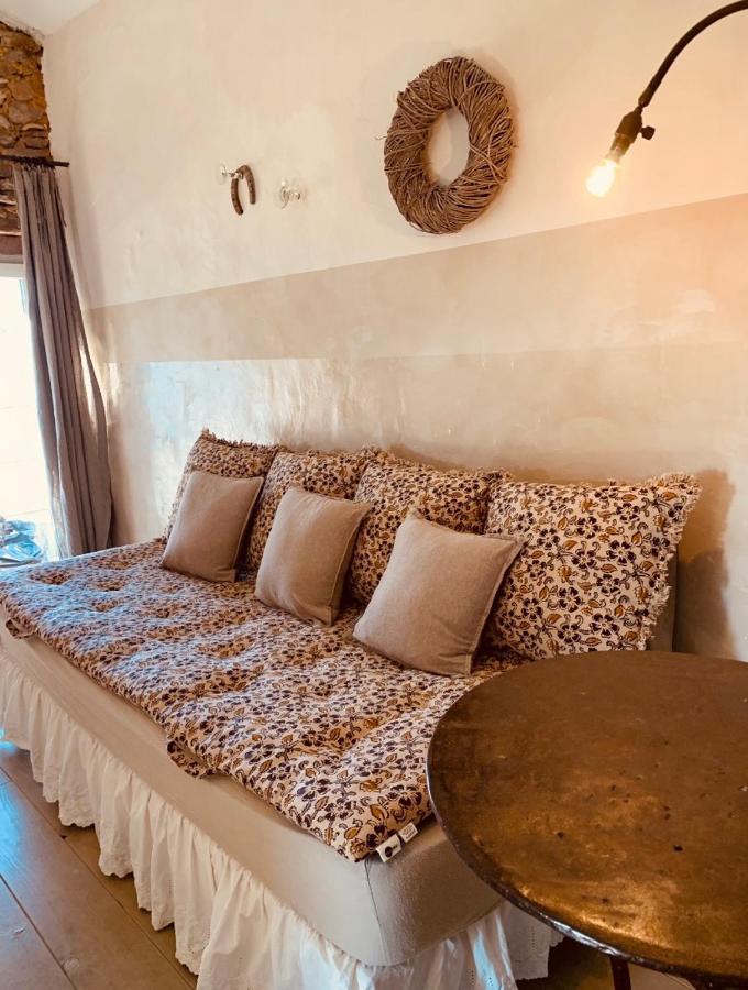 Bed and Breakfast Le Vieux Portail Saint-Saturnin-lès-Apt Exterior foto