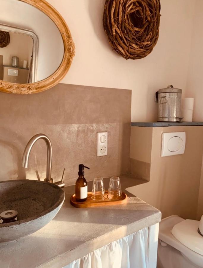Bed and Breakfast Le Vieux Portail Saint-Saturnin-lès-Apt Exterior foto