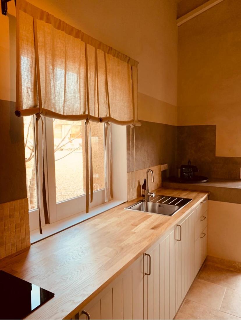 Bed and Breakfast Le Vieux Portail Saint-Saturnin-lès-Apt Exterior foto