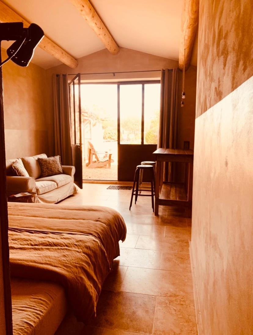 Bed and Breakfast Le Vieux Portail Saint-Saturnin-lès-Apt Exterior foto