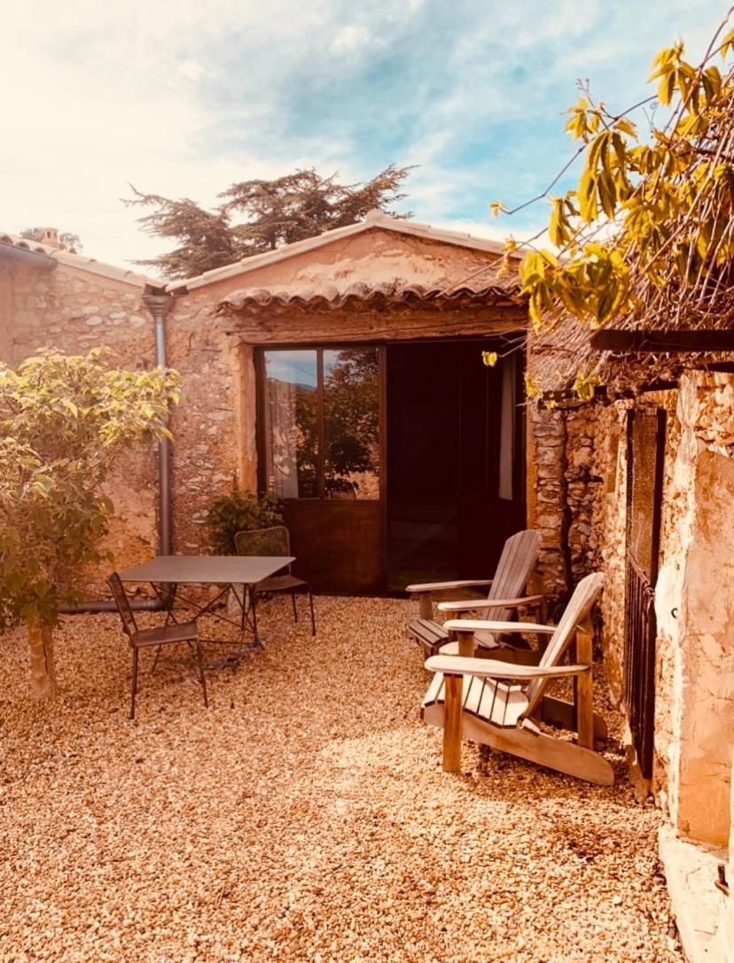 Bed and Breakfast Le Vieux Portail Saint-Saturnin-lès-Apt Exterior foto