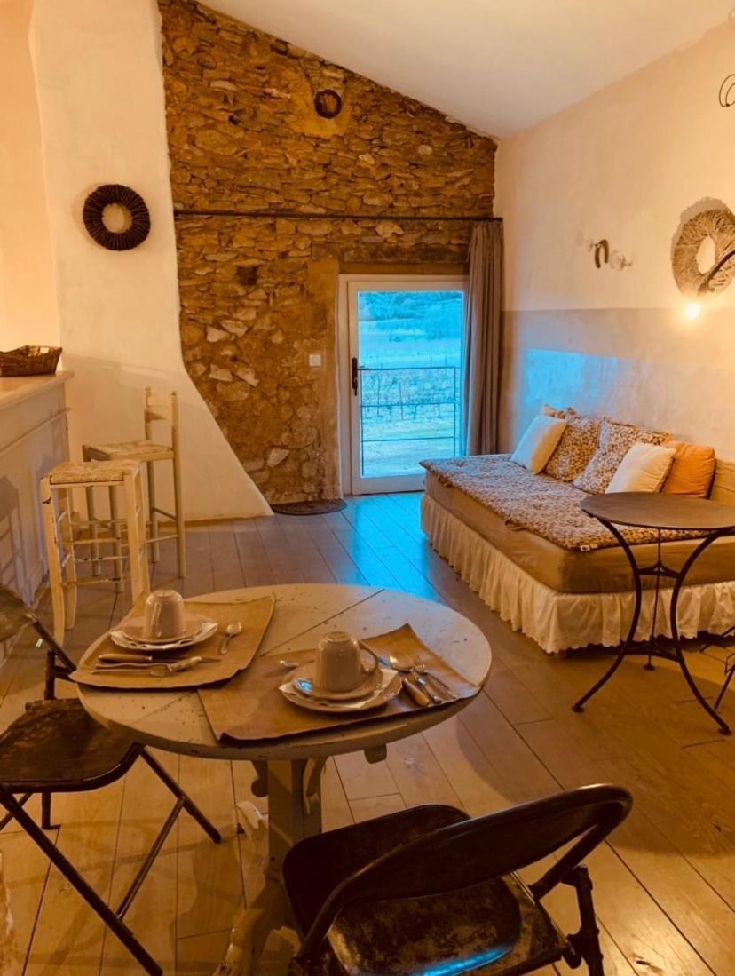Bed and Breakfast Le Vieux Portail Saint-Saturnin-lès-Apt Exterior foto