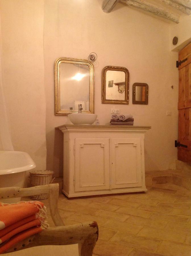 Bed and Breakfast Le Vieux Portail Saint-Saturnin-lès-Apt Exterior foto