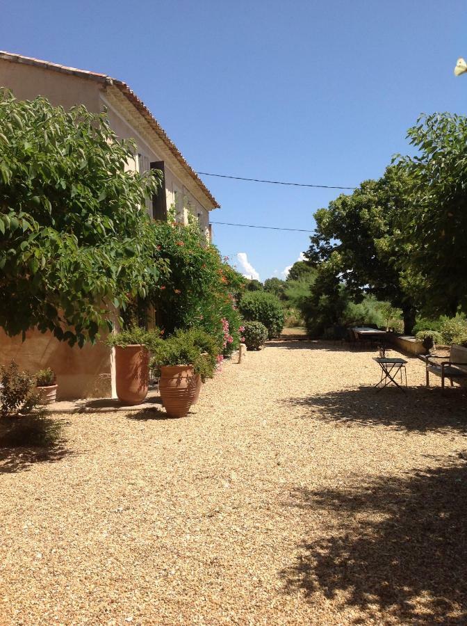 Bed and Breakfast Le Vieux Portail Saint-Saturnin-lès-Apt Exterior foto